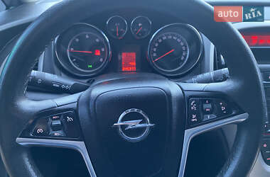 Универсал Opel Astra 2012 в 