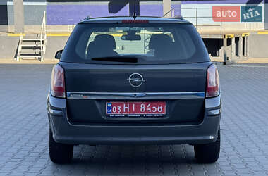 Универсал Opel Astra 2010 в 