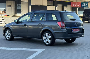 Универсал Opel Astra 2010 в 