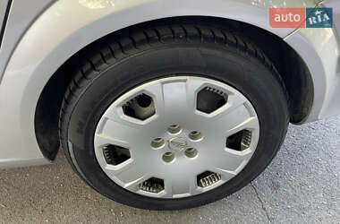 Хэтчбек Opel Astra 2005 в 