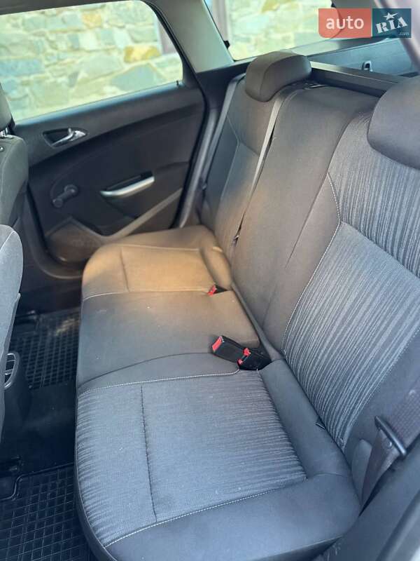 Универсал Opel Astra 2011 в Львове фото 6 Универсал Opel Astra 2011 в Львове