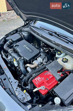 Універсал Opel Astra 2011 в 