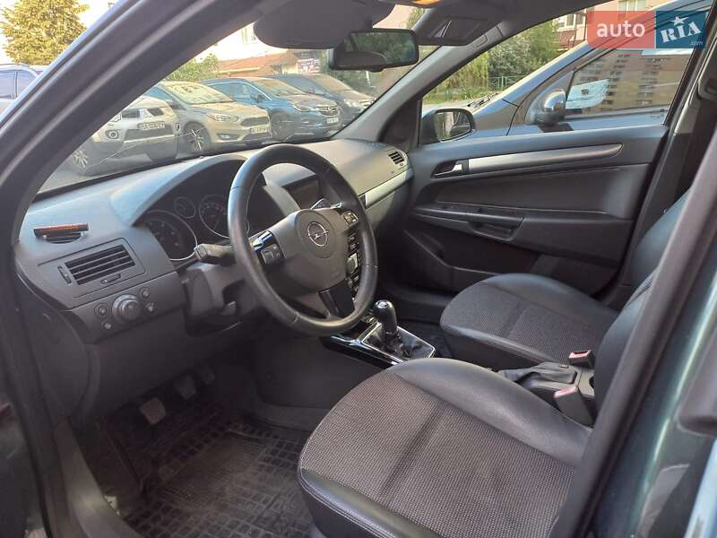 Универсал Opel Astra 2009 в Софиевской Борщаговке
