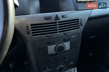 Універсал Opel Astra 2006 в 