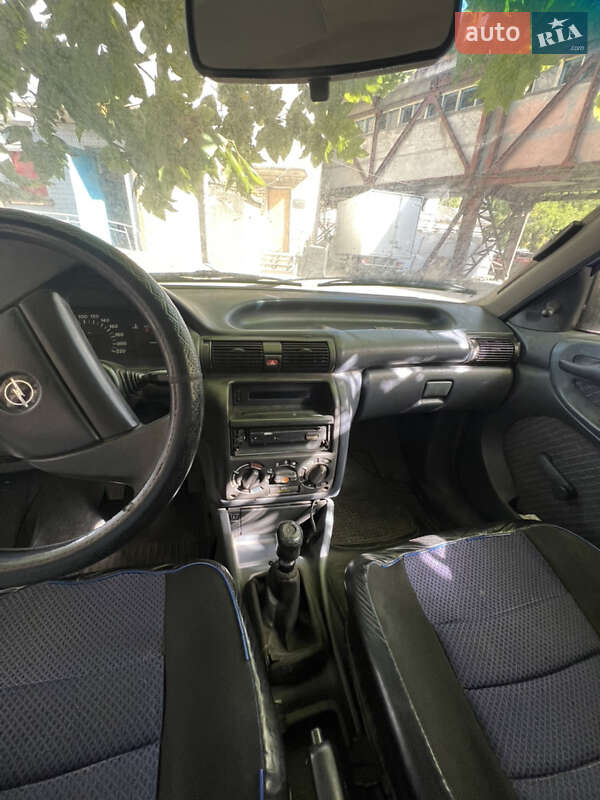 Универсал Opel Astra 1992 в Николаеве фото 4 Универсал Opel Astra 1992 в Николаеве