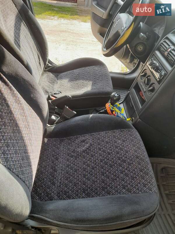 Универсал Opel Astra 2001 в Вышгороде