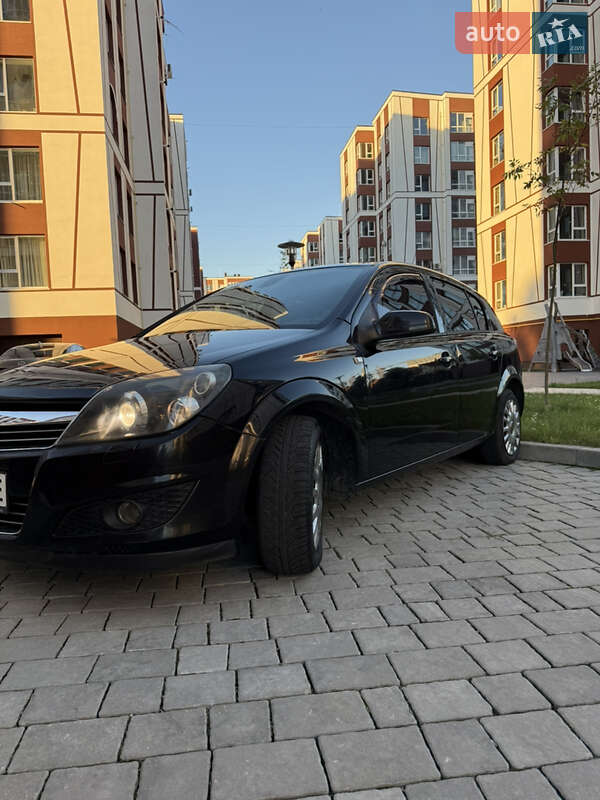 Хэтчбек Opel Astra 2009 в Ивано-Франковске