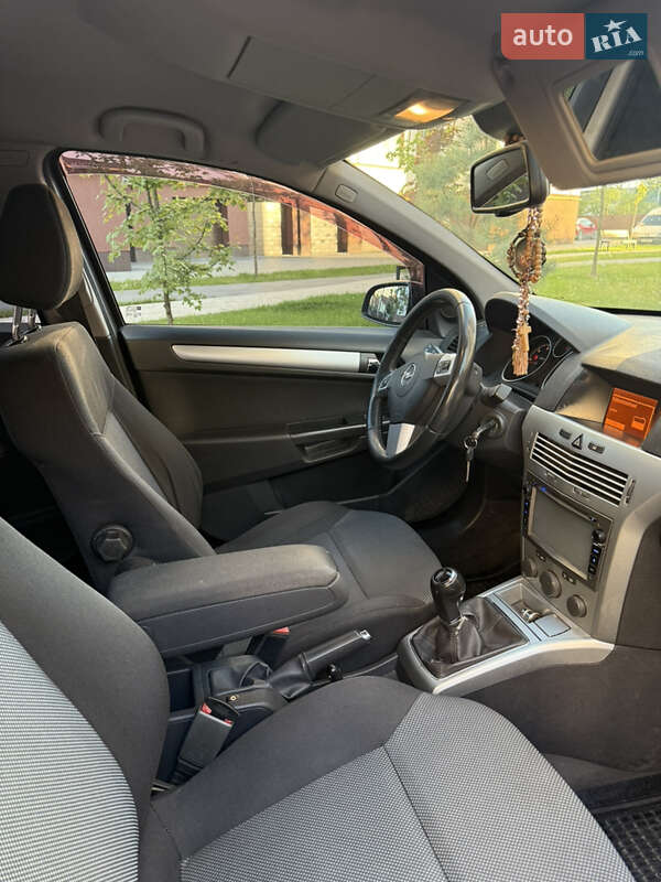 Хэтчбек Opel Astra 2009 в Ивано-Франковске