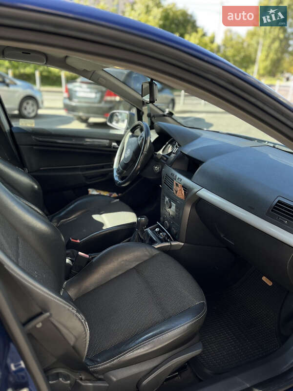 Хетчбек Opel Astra 2004 в Луцьку