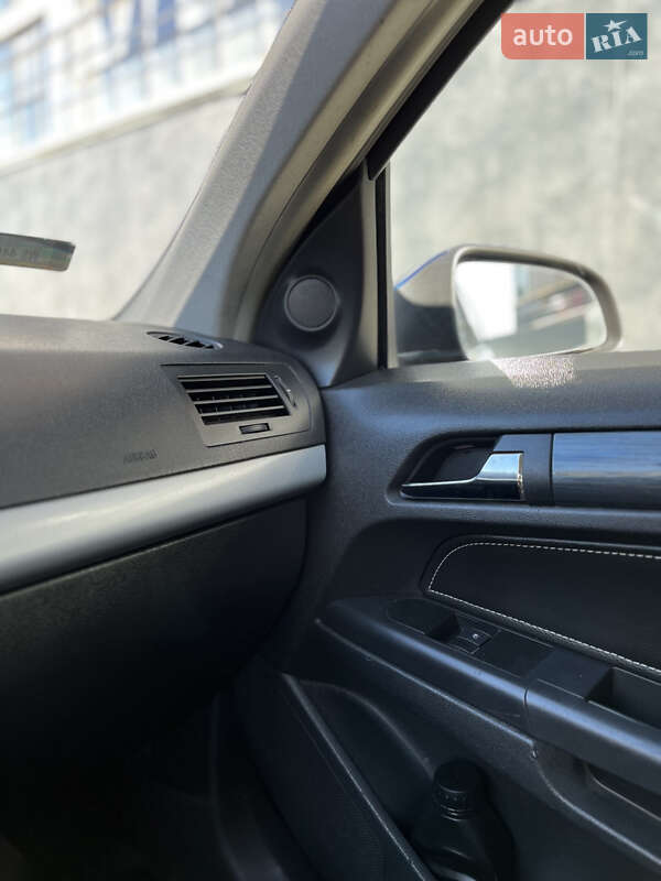 Хетчбек Opel Astra 2004 в Луцьку