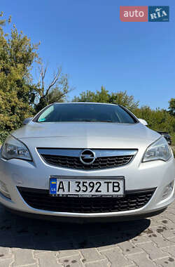 Универсал Opel Astra 2010 в 