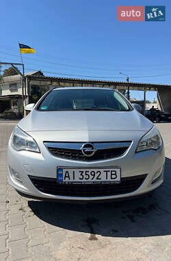 Универсал Opel Astra 2010 в 