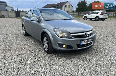 Седан Opel Astra 2011 в Калуше