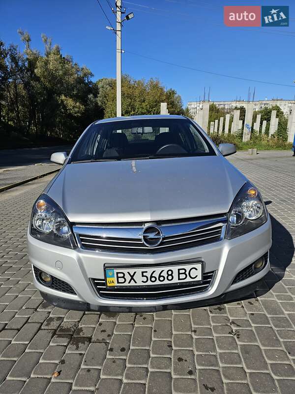 Седан Opel Astra 2011 в 