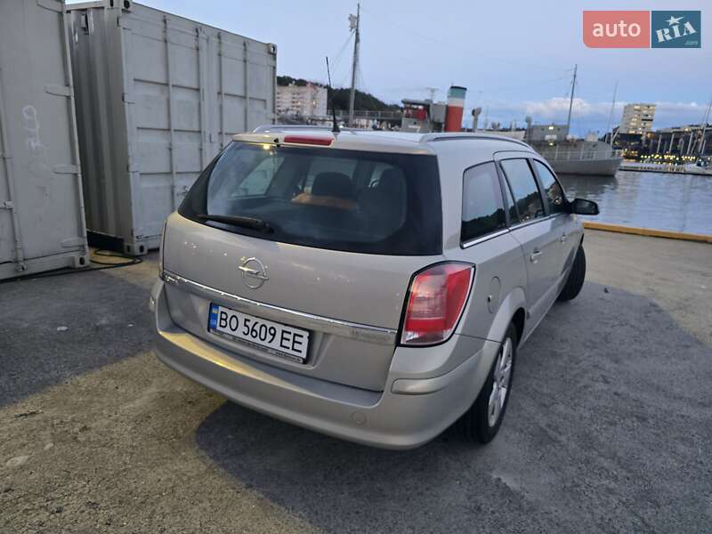 Универсал Opel Astra 2004 в Кривом Роге