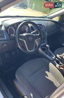 Универсал Opel Astra 2013 в 
