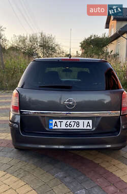 Универсал Opel Astra 2010 в 