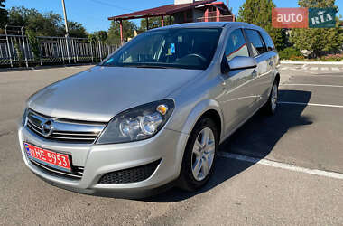 Універсал Opel Astra 2010 в Харкові