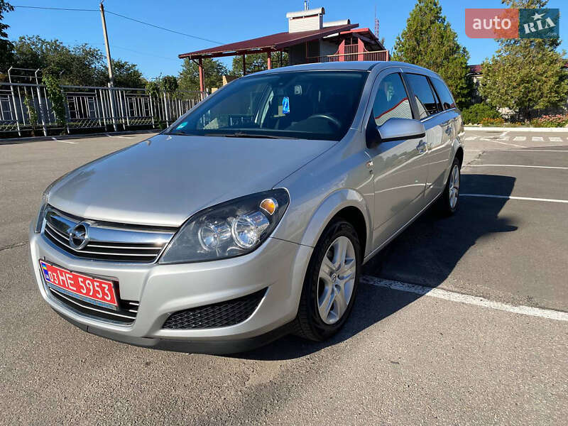 Универсал Opel Astra 2010 в 