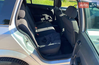 Универсал Opel Astra 2010 в 