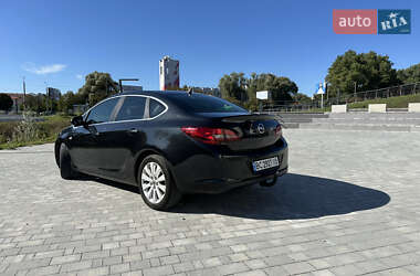 Седан Opel Astra 2012 в 