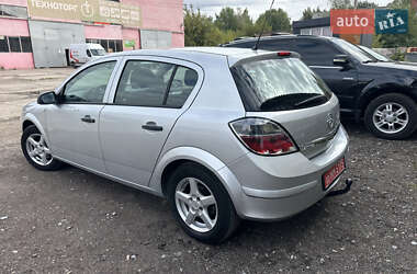Хетчбек Opel Astra 2009 в 