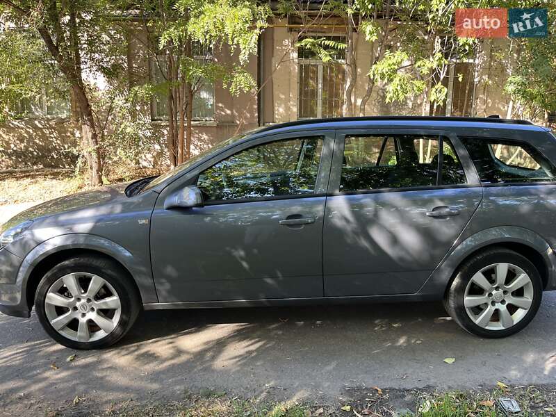 Универсал Opel Astra 2004 в Николаеве