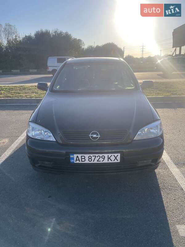 Седан Opel Astra 2008 в Гайсине