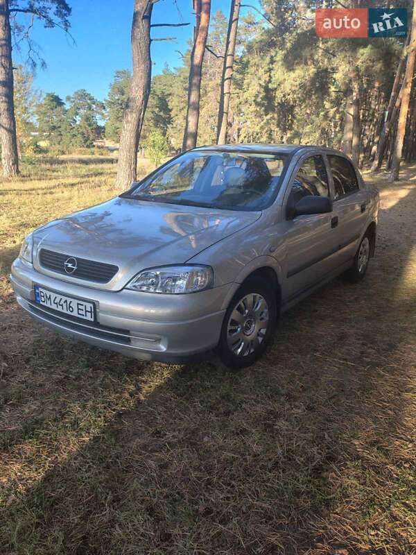 Седан Opel Astra 2005 в 