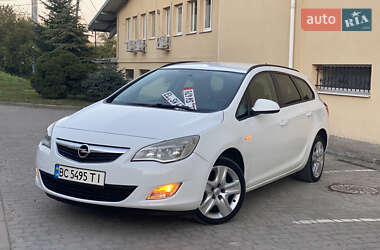 Универсал Opel Astra 2011 в 