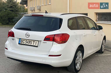 Универсал Opel Astra 2011 в 