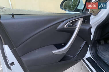 Универсал Opel Astra 2011 в 