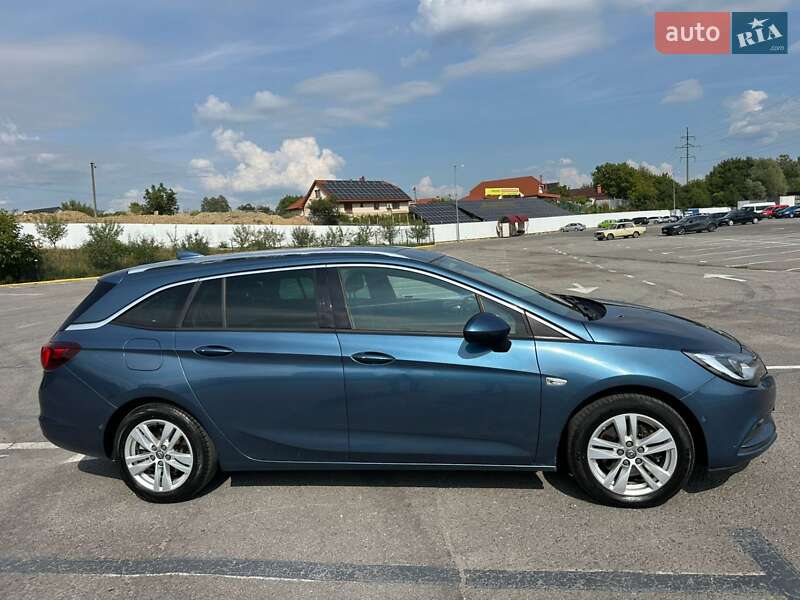 Универсал Opel Astra 2016 в Ужгороде
