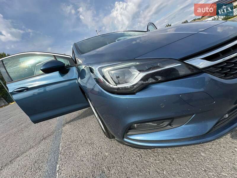 Универсал Opel Astra 2016 в Ужгороде