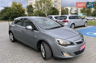 Хэтчбек Opel Astra 2010 в 