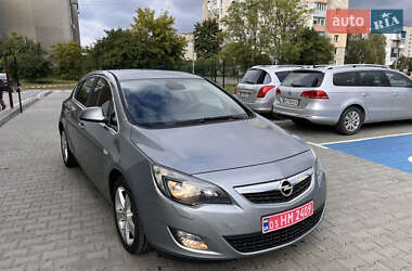 Хэтчбек Opel Astra 2010 в 
