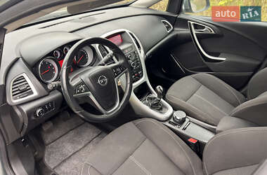 Хэтчбек Opel Astra 2010 в 