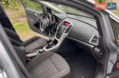 Хэтчбек Opel Astra 2010 в 