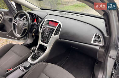 Хэтчбек Opel Astra 2010 в 