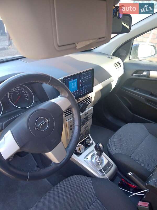 Універсал Opel Astra 2008 в Луцьку