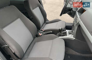 Универсал Opel Astra 2010 в 
