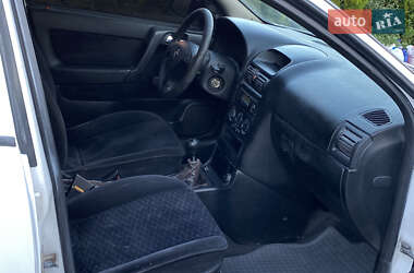 Седан Opel Astra 2000 в 