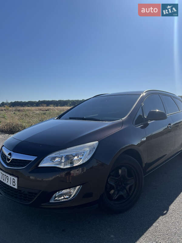 Универсал Opel Astra 2011 в Виннице