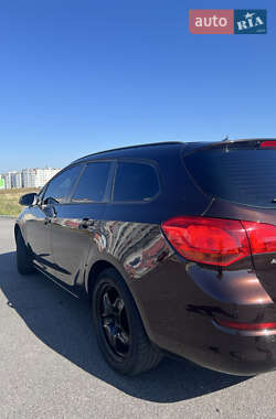 Универсал Opel Astra 2011 в 