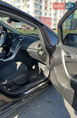 Универсал Opel Astra 2011 в 