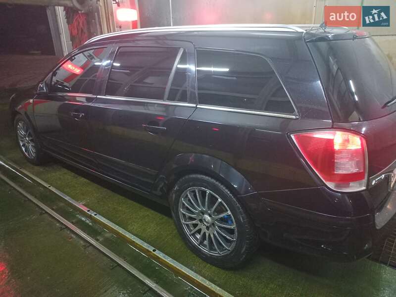 Универсал Opel Astra 2007 в Ровно