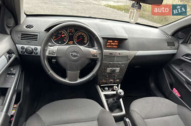 Универсал Opel Astra 2006 в 
