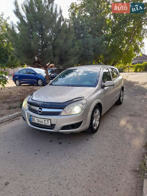 Хэтчбек Opel Astra 2007 в Вознесенске