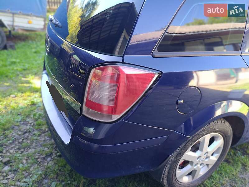Универсал Opel Astra 2005 в Долине