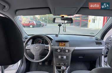 Универсал Opel Astra 2005 в 